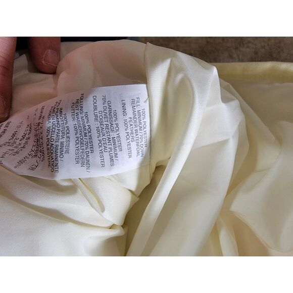 Women's White J Crew Quilted Down Vest - Medium - Picture 6 of 7